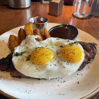 Omni Dallas Hotel - Steak  and eggs - Hotels & Travel Near Me - Dallas, Texas