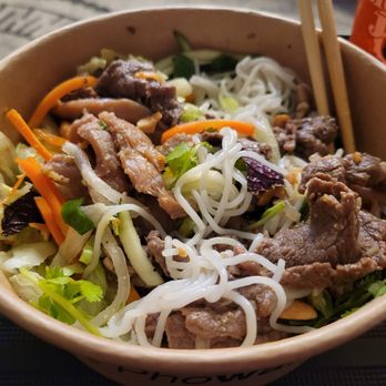 Vinason Pho Kitchen - Kent - Steak and chicken vermicelli bowl - Vietnamese Near Me - Kent, Washington Vinason Pho Kitchen - Kent - Steak and chicken vermicelli bowl - Vietnamese Near Me - Kent, Washington