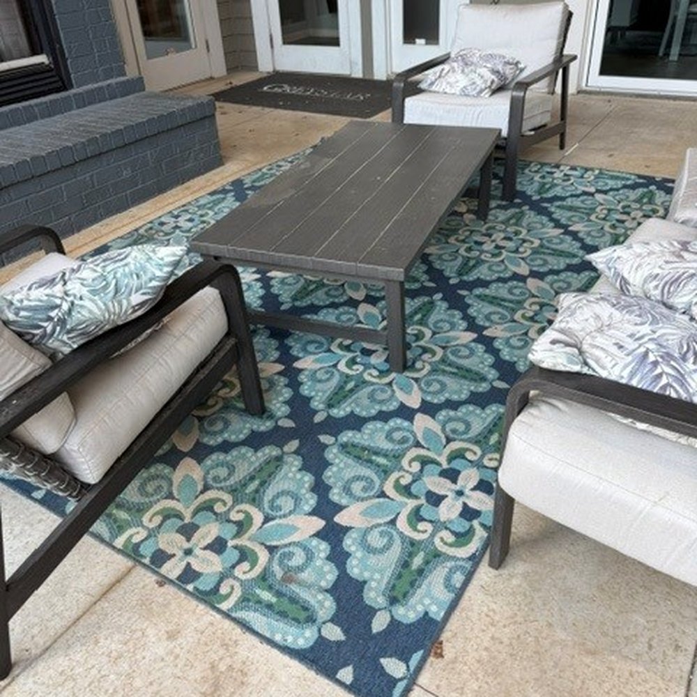 Concord Warwick - seating area is always messed up - Apartments Near Me - Raleigh, North Carolina