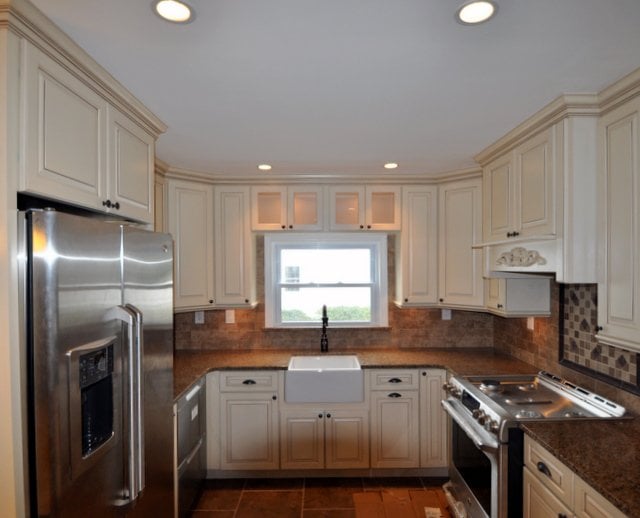 Slide of Center Island Contracting