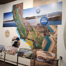 Vista del Lago Visitor's Center