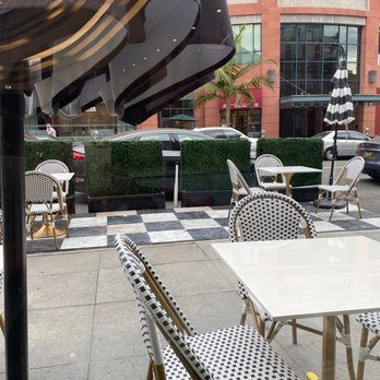 Cafe Sheera - Outside seating area. - Cafes Near Me - Beverly Hills, California