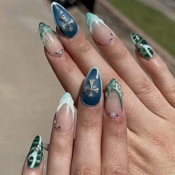 8001 Nails & Spa - Tracy does an amazing job! I love all of her works. Highly recommended! - Nail Salons Near Me - Phoenix, Arizona