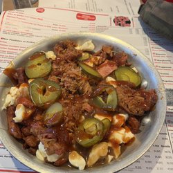 L'O² l'île - Pulled pork poutine.