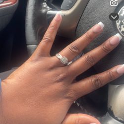 Essence Nails & Spa - These are my nails, they look exactly like the photo I presented.