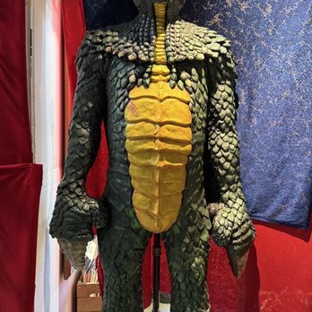 Freakybuttrue Peculiarium - sleestack! - Museums Near Me - Portland, Oregon