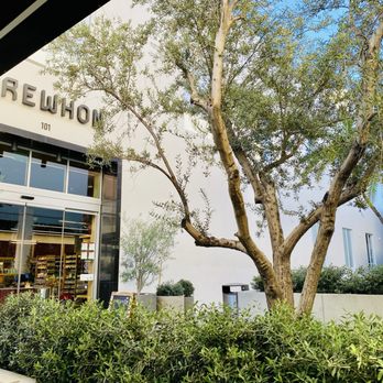 Erewhon - Entrance. - Grocery Near Me - Pasadena, California