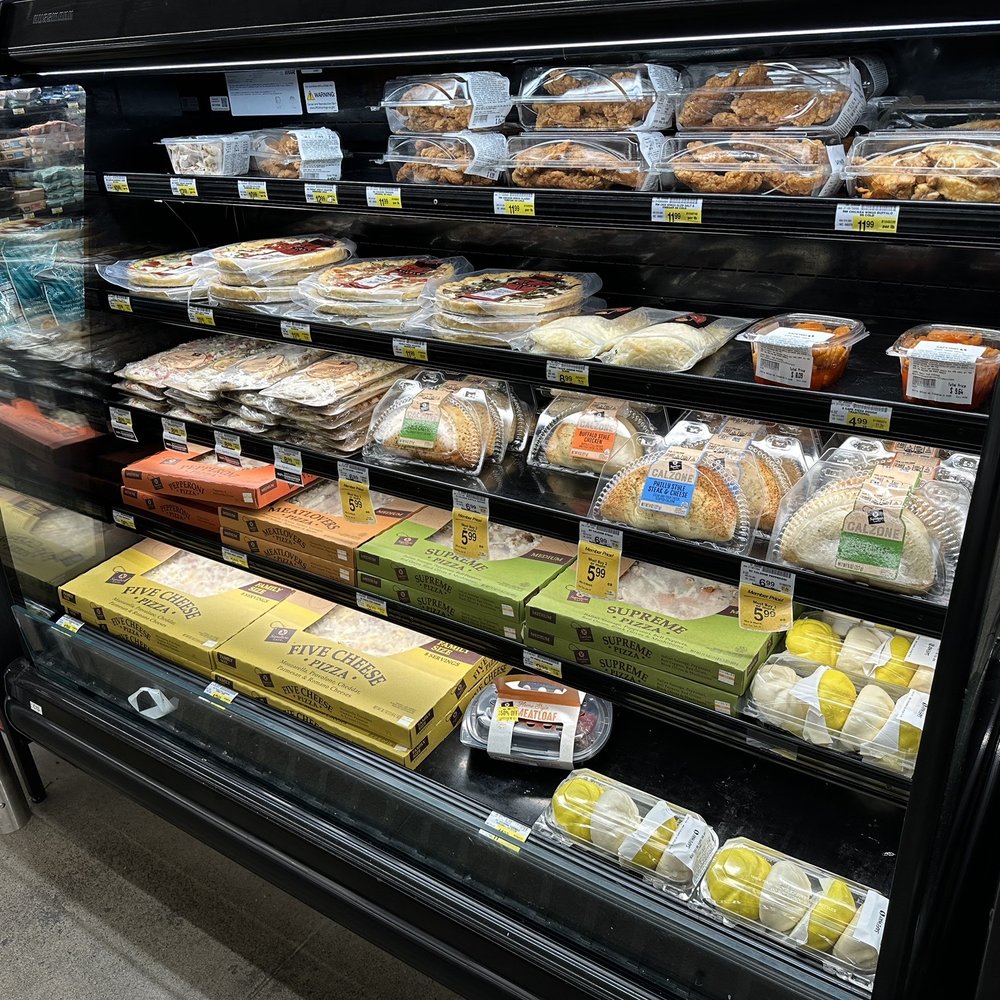 Safeway - a display of food in a grocery store - Grocery Near Me - Kahului, Hawaii Safeway - a display of food in a grocery store - Grocery Near Me - Kahului, Hawaii