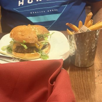 The Keeter Center - Burger - Hotels Near Me - Point Lookout, Missouri