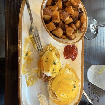 Brunches - Traditional Benedict - Breakfast & Brunch Near Me - Cary, North Carolina