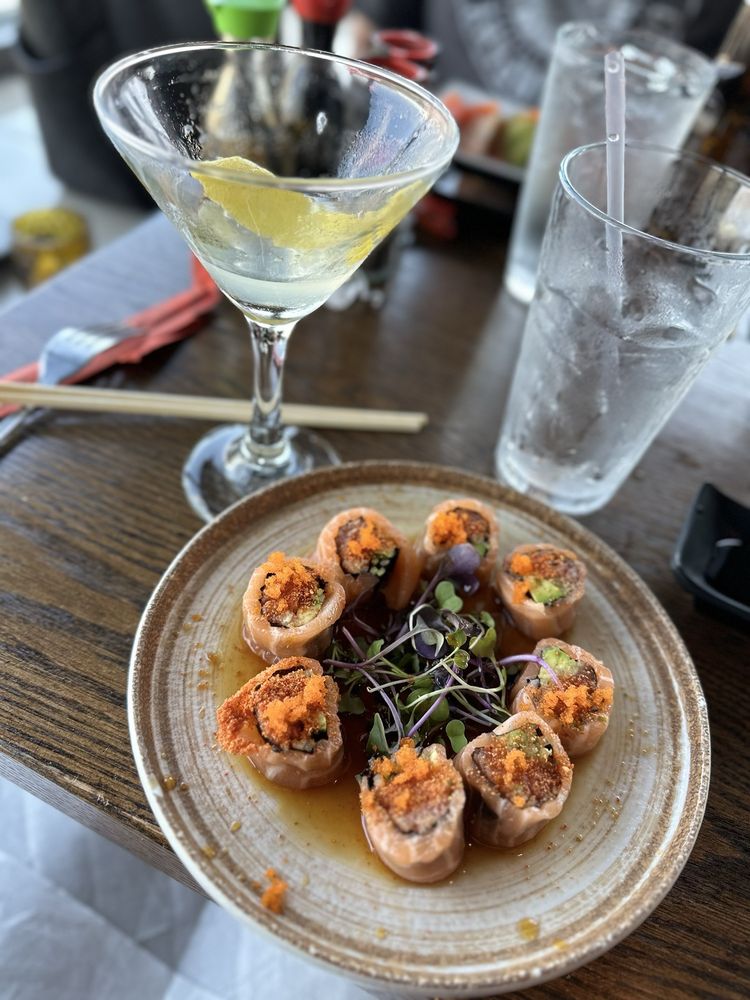 Manta Steak & Seafood Sushi Bar