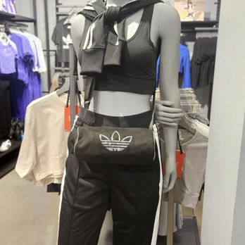 adidas - Shoe Stores Near Me - Los Cerritos, California