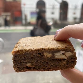 ByClio Bakery - Almond Hojicha Blondie - Bakeries Near Me - Brooklyn, New York ByClio Bakery - Almond Hojicha Blondie - Bakeries Near Me - Brooklyn, New York