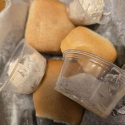Carbs plz!  Texas Roadhouse yeast rolls warm & ready to eat Yeast Rolls