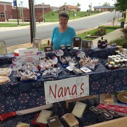 Uptown Martinsville Farmers Market - Sour dough bread and Oatmeal Whoopie pie were outstanding.