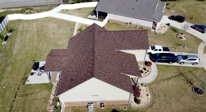 Slide of P&R Roofing