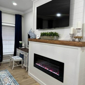 The Opal House - The Sapphire and Blush retreat. Larger room of the two bedroom unit. - Hotels Near Me - Low Moor, Virginia The Opal House - The Sapphire and Blush retreat. Larger room of the two bedroom unit. - Hotels Near Me - Low Moor, Virginia