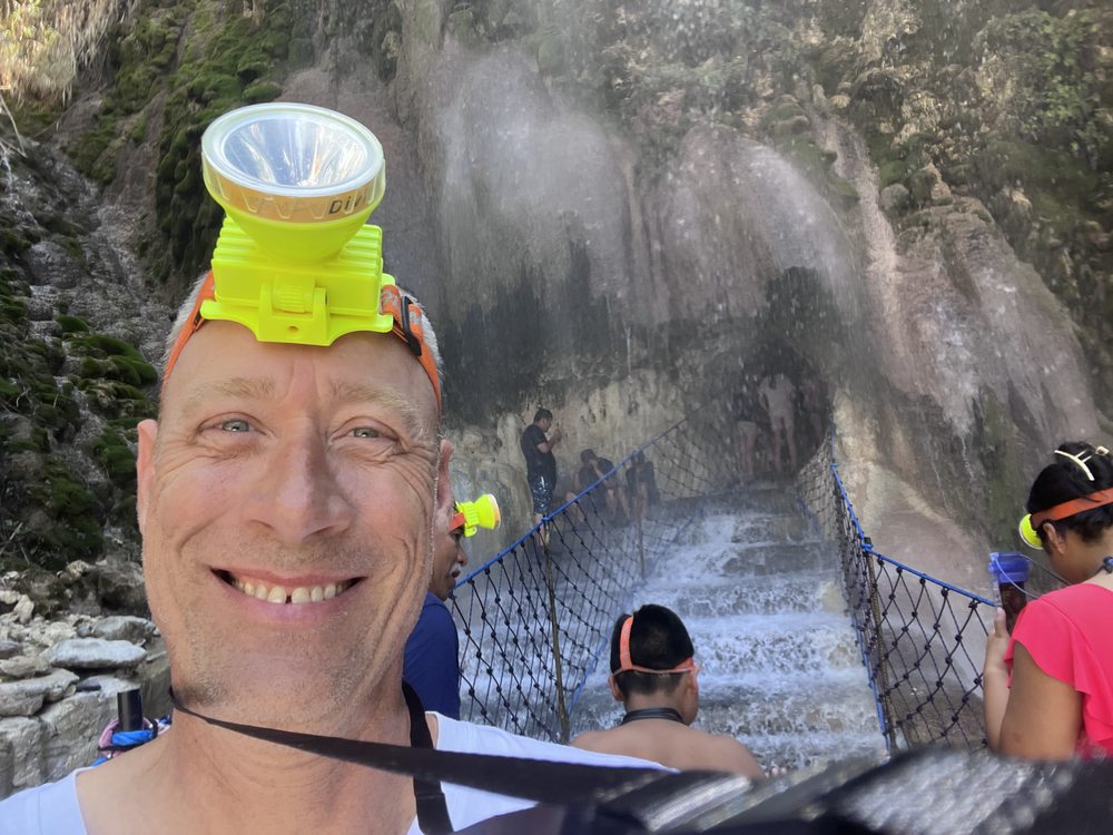 Travel Guide Manny Vega