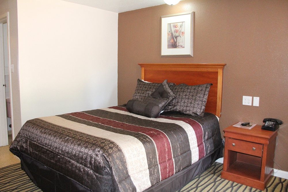 ANNIE OAKLEY MOTEL Updated June 2024 12 Photos & 21 Reviews 428