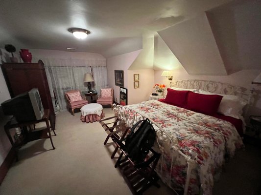 Brass Pineapple Inn by null