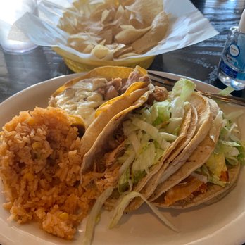 Los Mariachis - Fairburn - Chicken tacos, corn shell with rice and beans - Mexican Near Me - Fairburn, Georgia