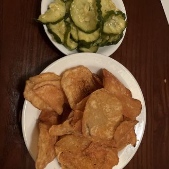 Chicago q - Bbq Kettle Chips and Pickles - Barbeque Near Me - Chicago, Illinois