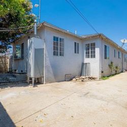 Beachside Junk Removal and Hauling - Drive way after photo