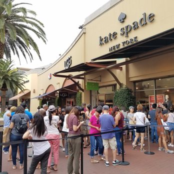 Citadel Outlets - line for Kate Spade during Labor Day weekend - Outlet Stores Near Me - Los Angeles, California