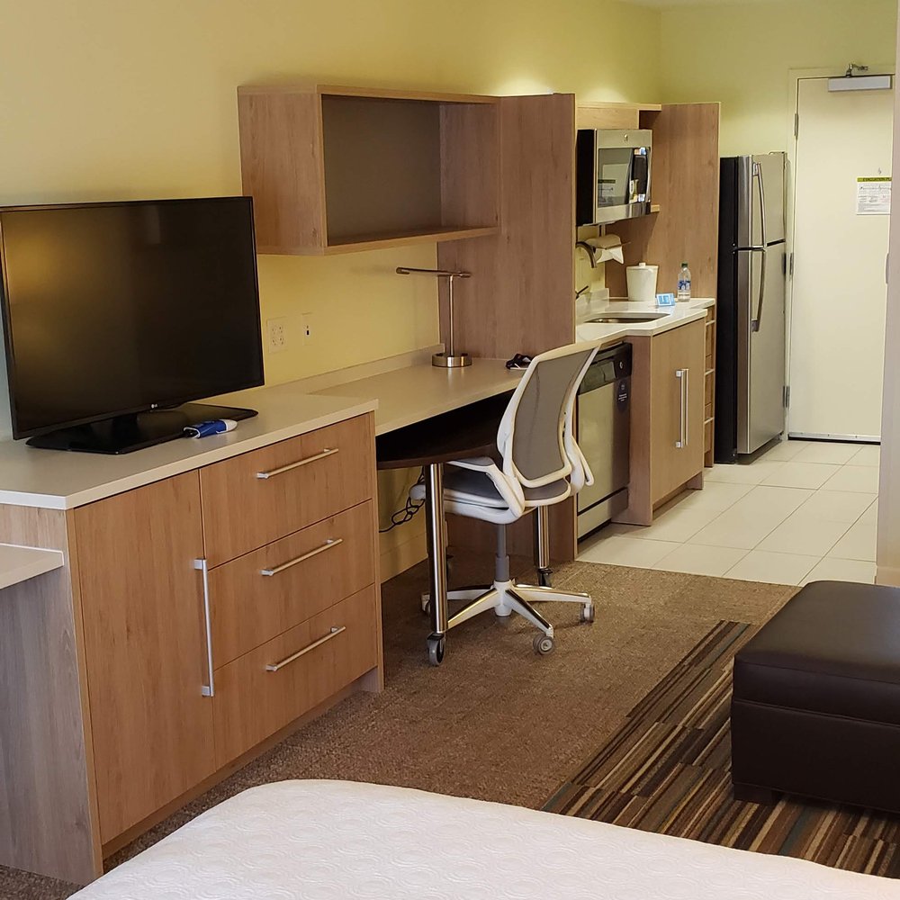 Home2 Suites by Hilton Dallas Addison - Kitchen and work space - Hotels Near Me - Addison, Texas