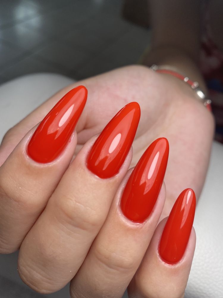 High Gloss Nails Logo