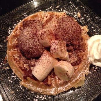 Sicilian Sidewalk Cafe - Tanti Baci waffle - Desserts Near Me - Toronto, Ontario
