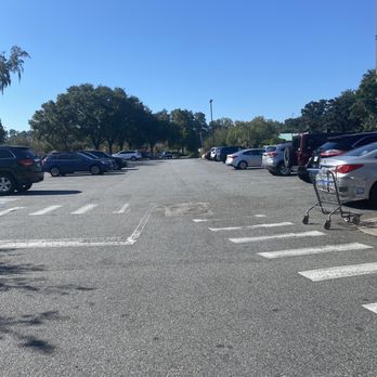 Hobby Lobby - Lots of parking - Fabric Stores Near Me - Savannah, Georgia
