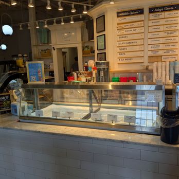 Honeysuckle Gelato - Gelato Near Me - Charlotte, North Carolina
