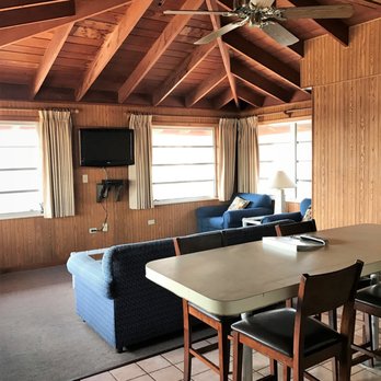 Ragged Edge Resort & Marina - Our 2 bedroom 2 bathroom Deluxe apartments feature a full living room - Resorts Near Me - Islamorada, Florida Ragged Edge Resort & Marina - Our 2 bedroom 2 bathroom Deluxe apartments feature a full living room - Resorts Near Me - Islamorada, Florida