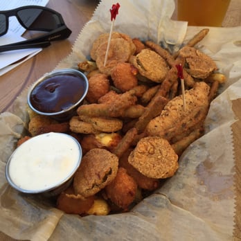 Oscar's Pub & Grill - Basket Appetizer - New American Near Me - Milwaukee, Wisconsin