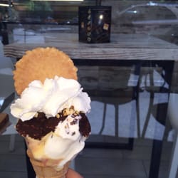 Spagnola e yogurt, copertura e panna