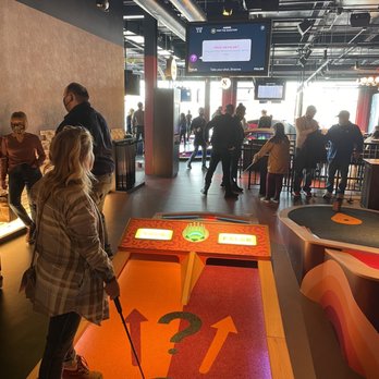 Puttshack - Oakbrook - Mini Golf Near Me - Oak Brook, Illinois