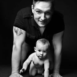 Baby Foto Studio - #Babyfoto, #Papa+Baby-Foto, #Baby krabbelt, #fotostudio-barbara-bacher, #Münchner Fotografin