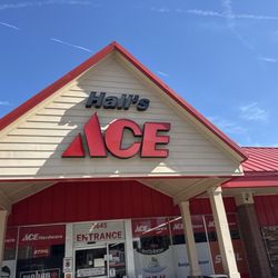 Hall's Ace Hardware - Entrance