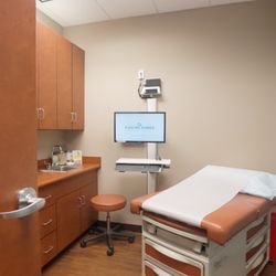 Rancho Family Medical Group - Exam room