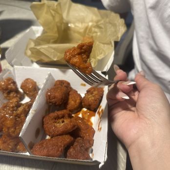 Buffalo Wild Wings - Boneless wings - Sports Bars Near Me - Orange, California