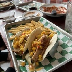 Eddie O'Briens Grille and Bar - Mahi mahi fish tacos