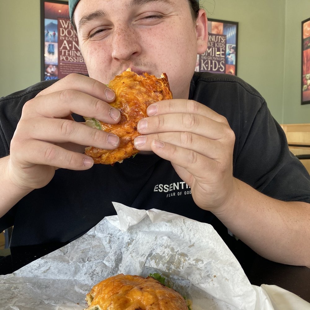Pastrami chicken breast bagel with cheese bagel is so yummy. It comes with spicy chipotle mayo sauce that makes it just so much better Pastrami chicken breast bagel with cheese bagel is so yummy. It comes with spicy chipotle mayo sauce that makes it just so much better