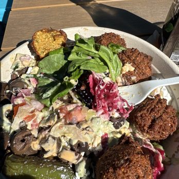 Hummus Republic - Falafel bowl - Mediterranean Near Me - Burbank, California Hummus Republic - Falafel bowl - Mediterranean Near Me - Burbank, California