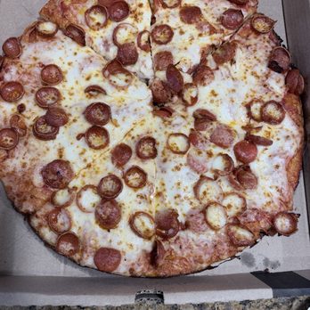 Bj's Restaurant & Brewhouse - Pepperoni Pizza far from Extreme - Breweries Near Me - Chandler, Arizona