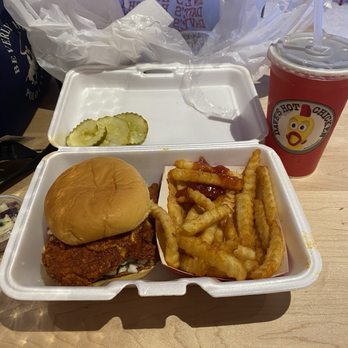 Dave's Hot Chicken - #4 slider meal with sweet tea - Chicken Shop Near Me - Canton, Ohio