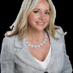 Lee Ann Clark - Live Love SPI Real Estate