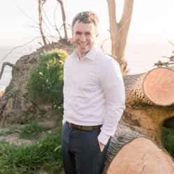 Davenport Beach - Engagement Photos | By 1985Luke Photography