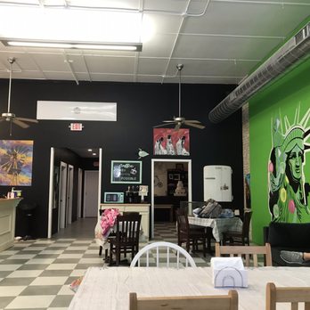Lyric Theater - Kid friendly with a puppeteers room and art classes too! - Cinema Near Me - Flatonia, Texas