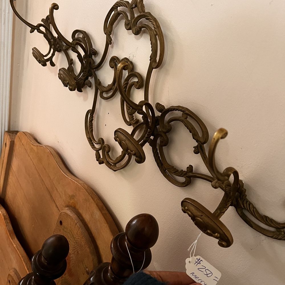 Bellas Antiques - 250...... - Antiques Near Me - Lake arrowhead, California